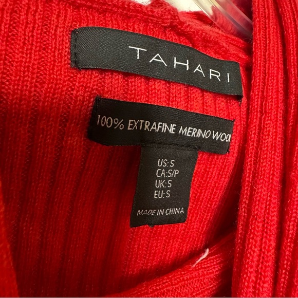 Tahari Women’s extra fine merino wool cowl neck sweater split side tunic in red - Picture 3 of 8